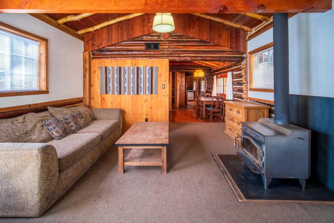 Corkins Lodge Chama ภายนอก รูปภาพ